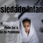 A ansiedade infantil pode manifestar-se de várias maneiras, desde comportamentos extremos até reações intensas a situações cotidianas. Felizmente, o Yoga para crianças oferece uma abordagem natural e eficaz para ajudar a aliviar esses sintomas. Descubra como técnicas de Yoga, com a prática regular e adaptada para os pequenos, podem transformar a forma como eles lidam com a ansiedade, promovendo um estado de calma e equilíbrio sem a necessidade de medicamentos.